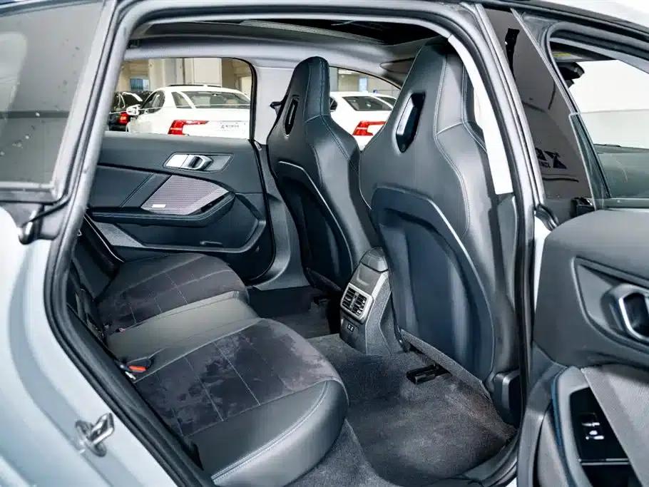 2025 BMW 2 Series 225L M Sport Shadow Edition — миниатюра 23