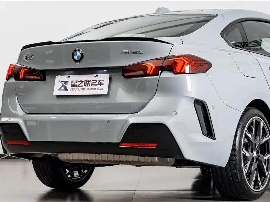 2025 BMW 2 Series 225L M Sport Shadow Edition — миниатюра 8