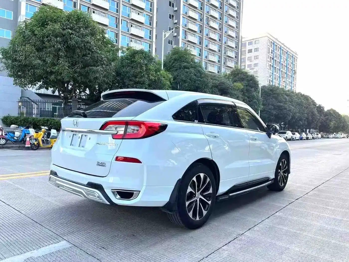2017 Honda Avancier 240TURBO 2WD Premium Edition — миниатюра 7