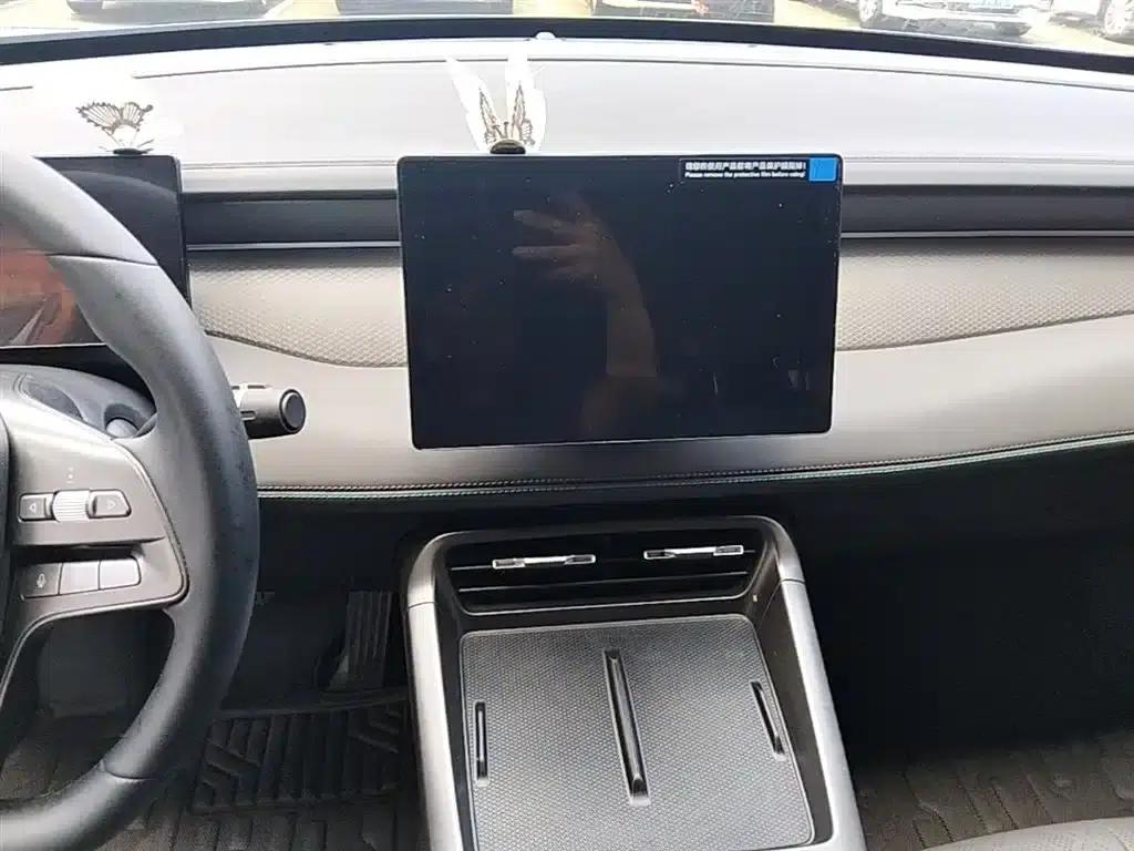 Qin PLUS 2025 DM-i Intelligent Driving Edition 55KM Leading Model — миниатюра 13