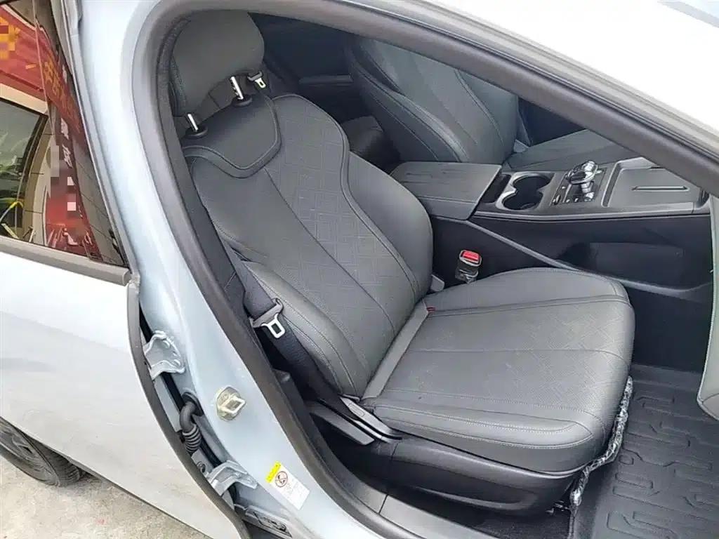 Qin PLUS 2025 DM-i Intelligent Driving Edition 55KM Leading Model — миниатюра 25