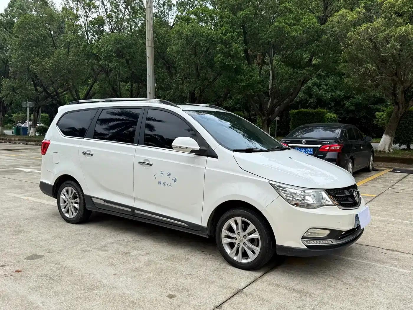 Baojun 730 2016 1.5L Manual Deluxe 7-Seater — миниатюра 3