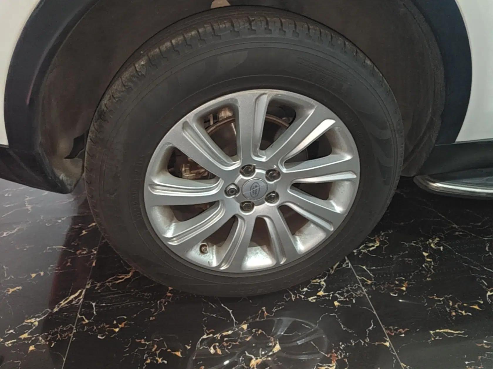 Used Land Rover Discovery Sport 2016 2.0T SE — миниатюра 11
