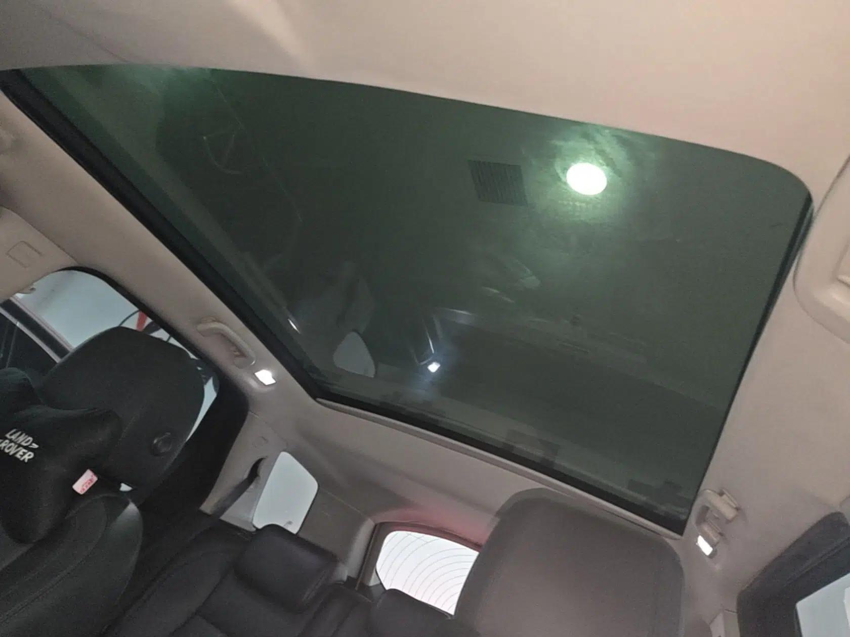 Used Land Rover Discovery Sport 2016 2.0T SE — миниатюра 21