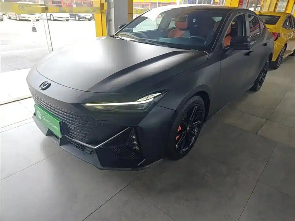 Changan UNI-V 2022 1.5T Premium Edition — миниатюра 2