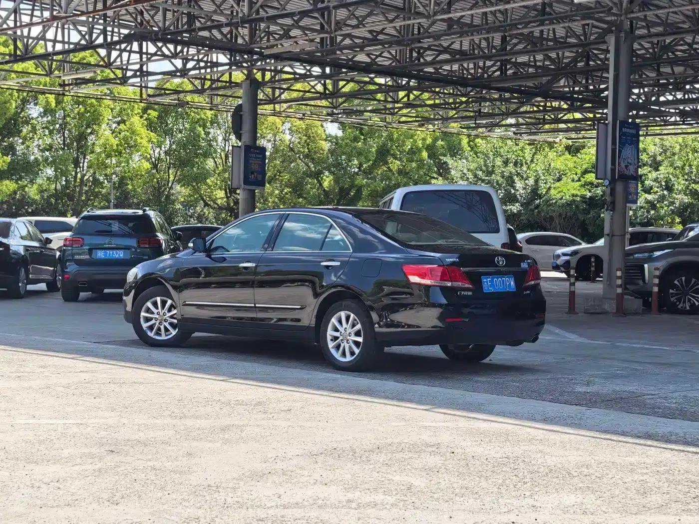 2011 Camry 240G Luxury Anniversary Edition — миниатюра 3