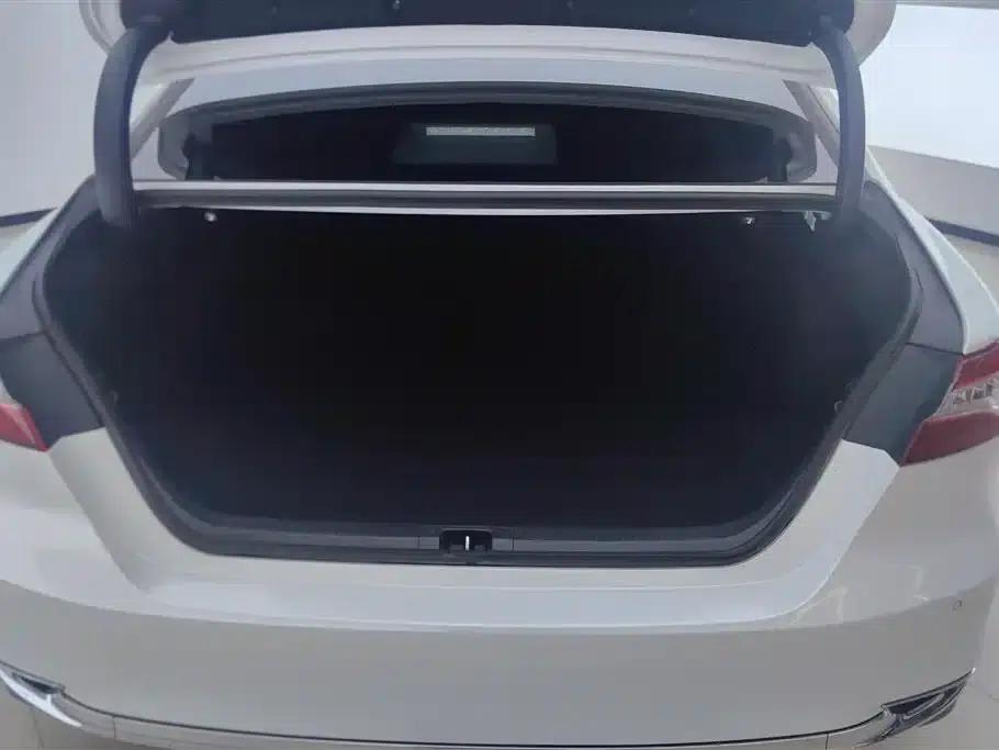 2023 Camry 2.0G Luxury Edition — миниатюра 4