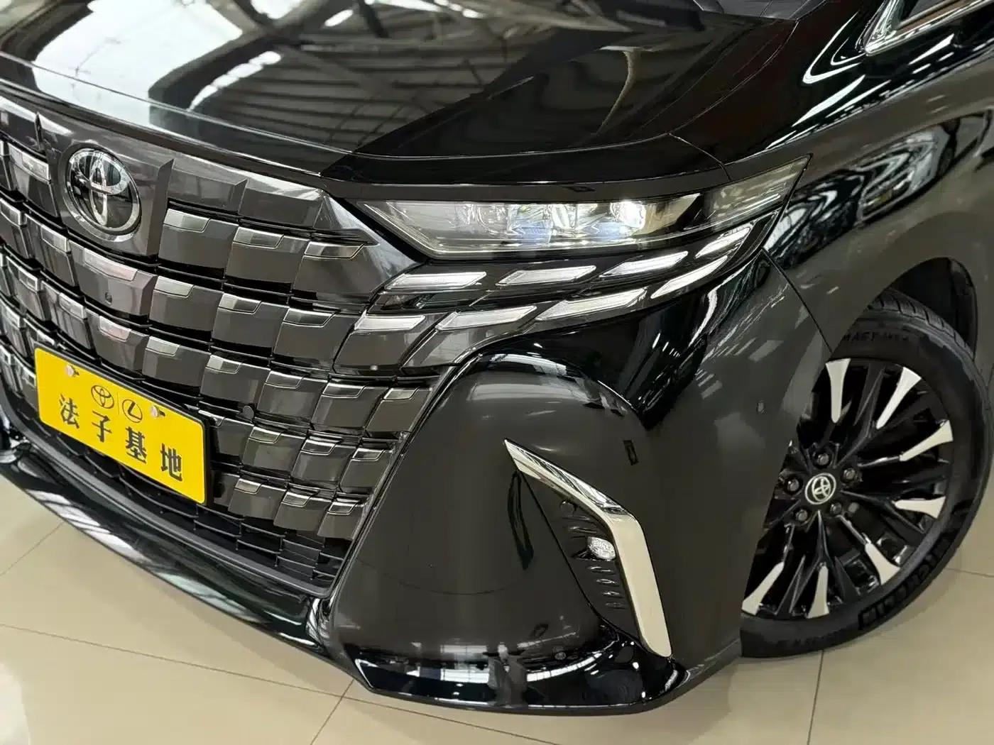 2024 Alphard Hybrid 2.5L Premium Edition — миниатюра 4
