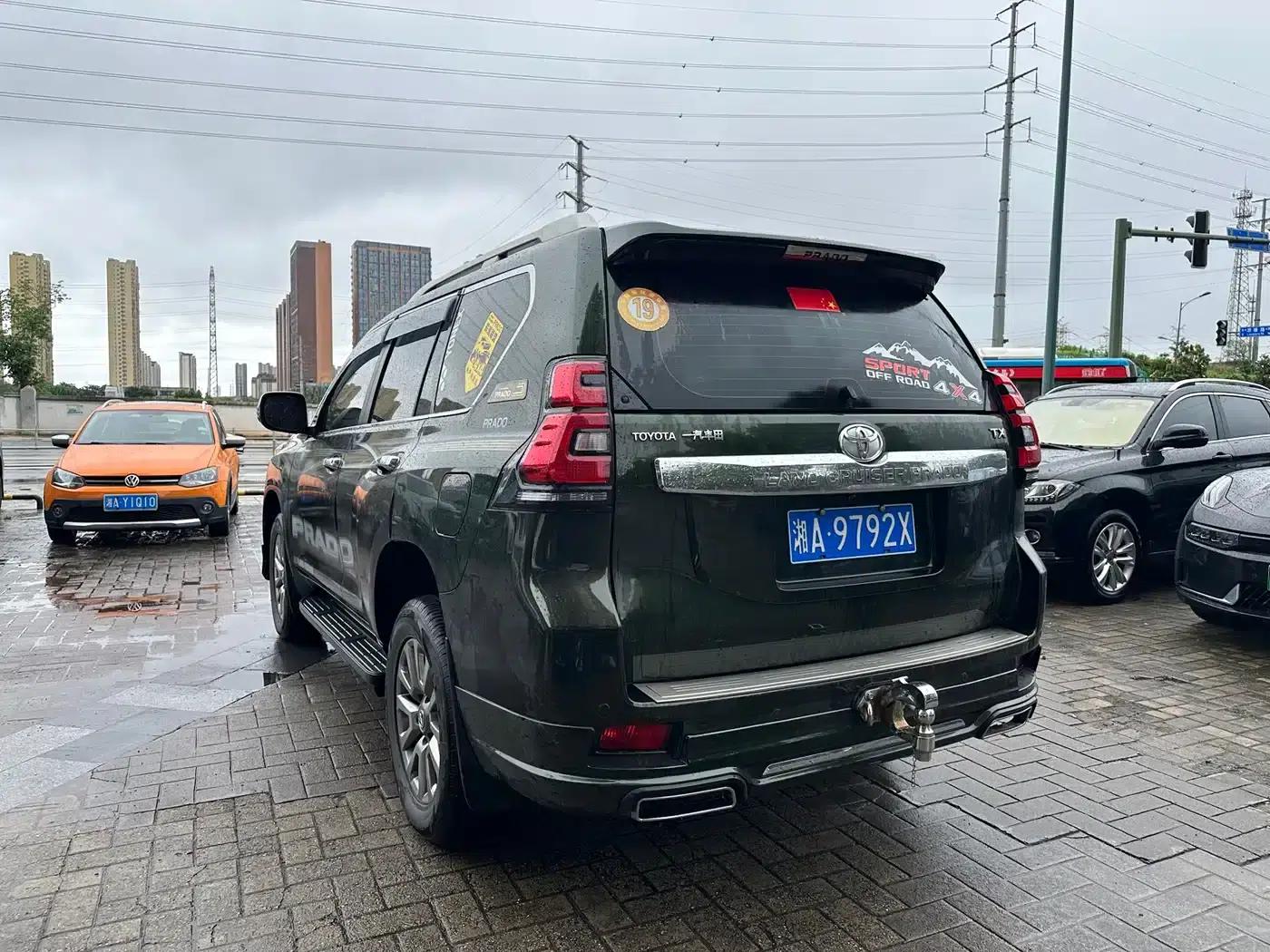 2016 Prado 2.7L Automatic Standard Edition — миниатюра 4