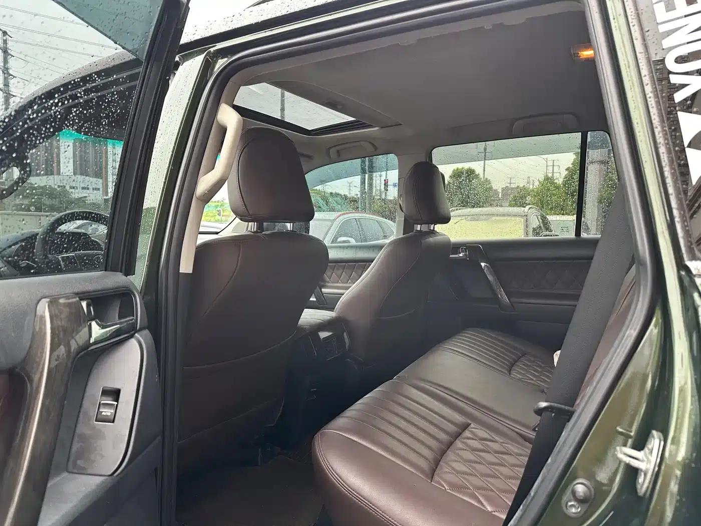 2016 Prado 2.7L Automatic Standard Edition — миниатюра 8
