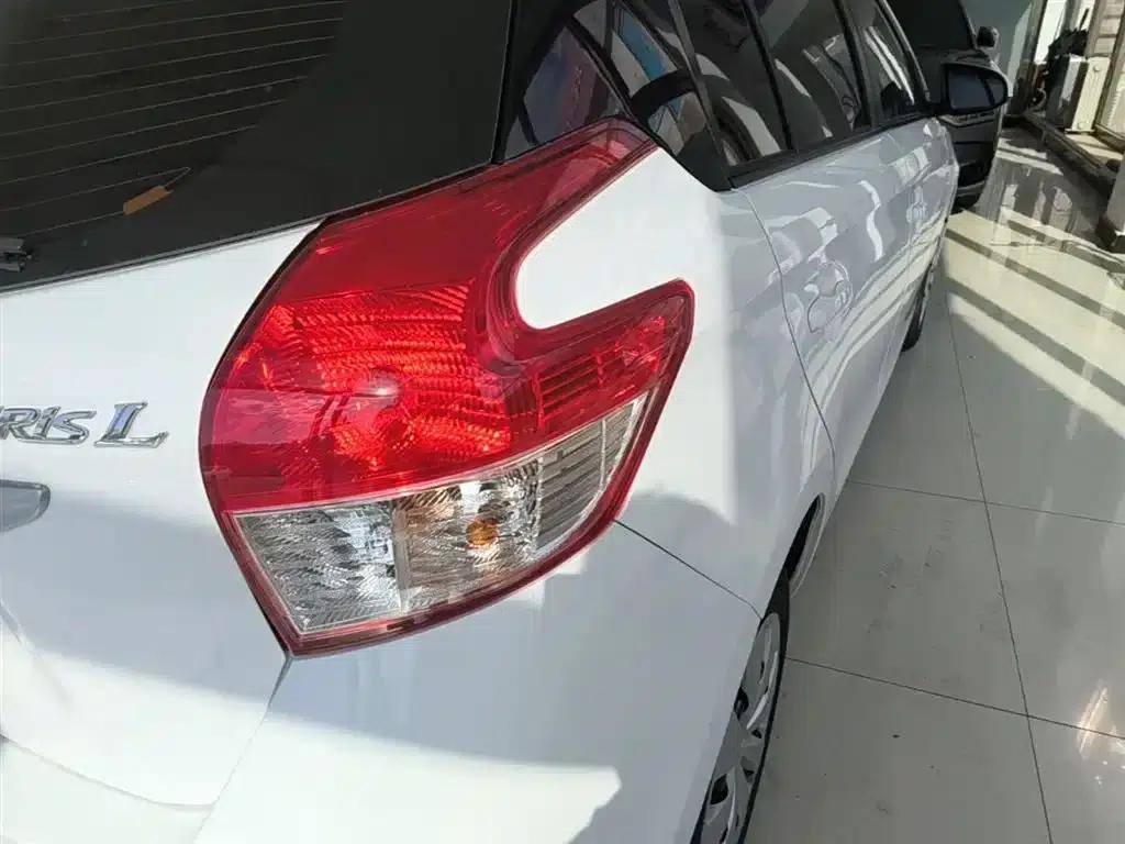 YARiS L Zhixuan 2015 1.5E Automatic Dynamic Edition — миниатюра 8