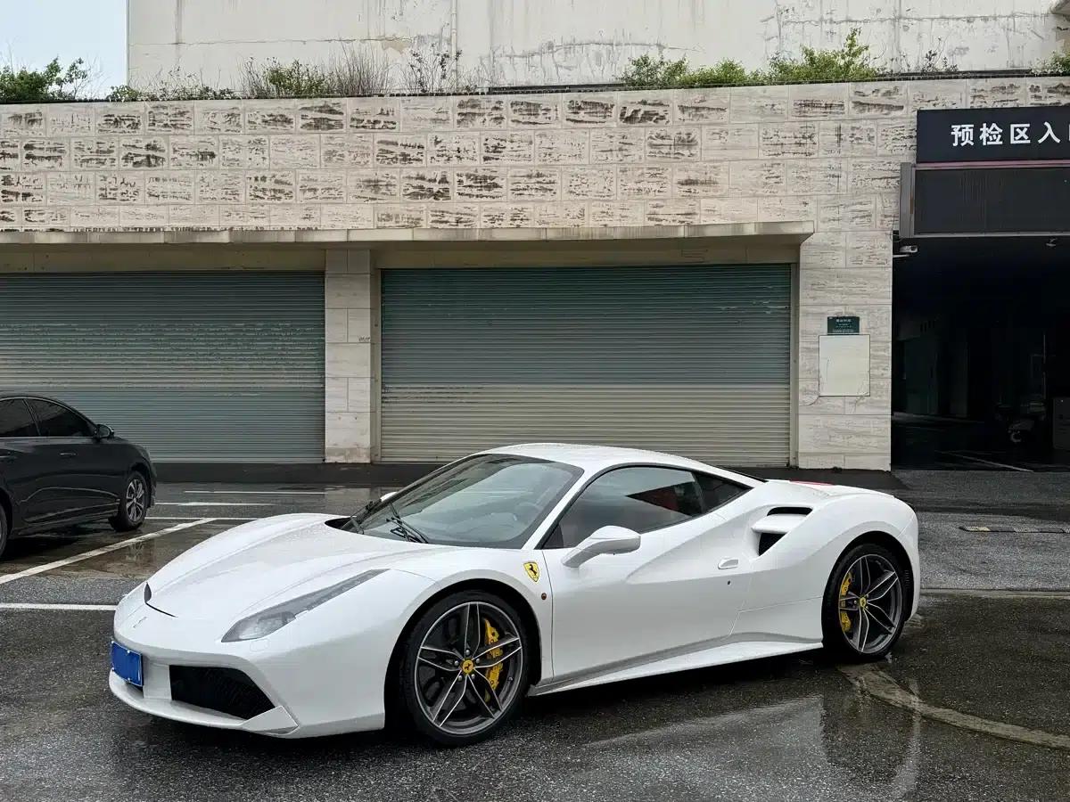 2015 Ferrari 488 GTB — миниатюра 1