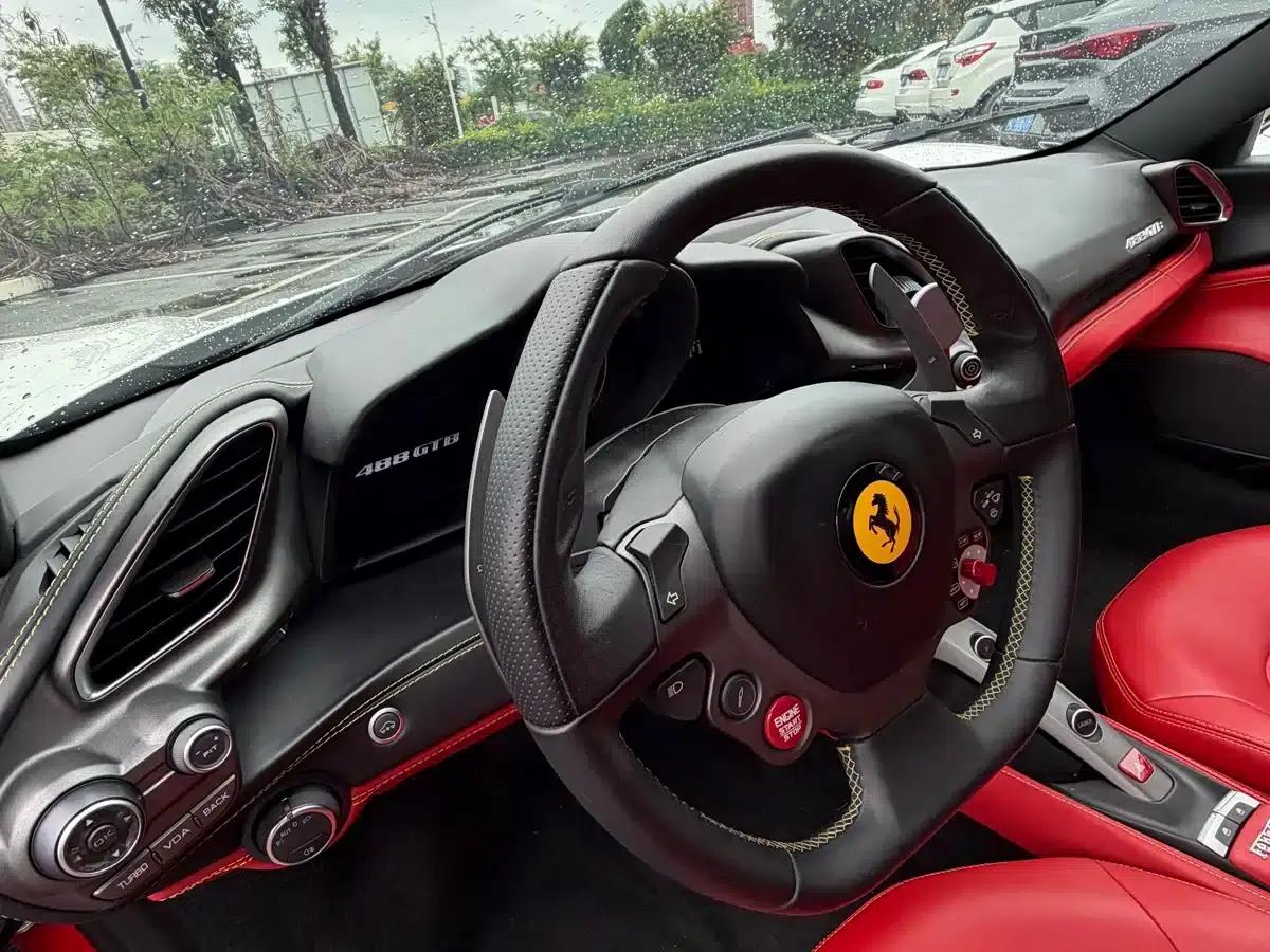 2015 Ferrari 488 GTB — миниатюра 10