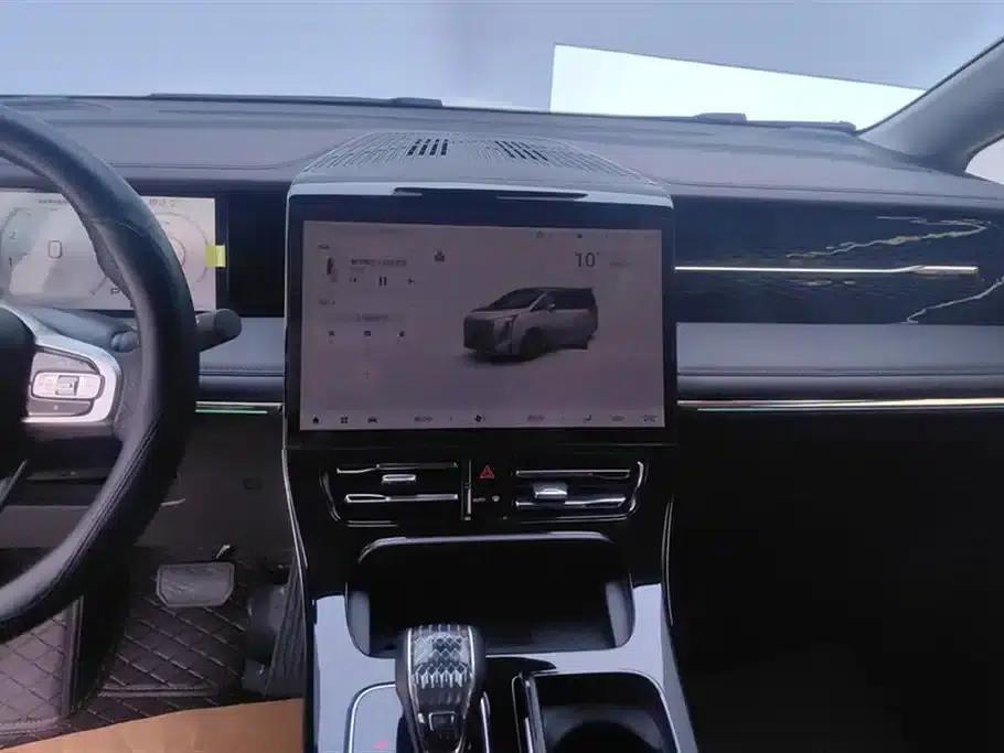 Trumpchi M8 2024 Master Series 400T Supreme Edition — миниатюра 13