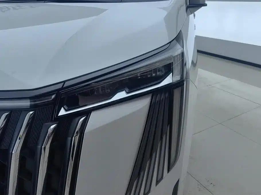 Trumpchi M8 2024 Master Series 400T Supreme Edition — миниатюра 5