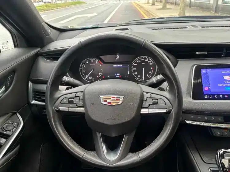 2023 Cadillac XT4 28T Two-Wheel Drive Luxury — миниатюра 11
