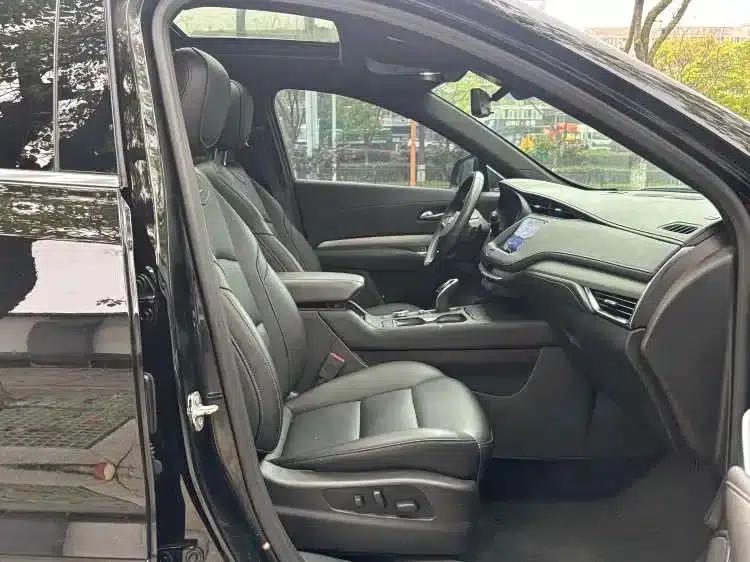 2023 Cadillac XT4 28T Two-Wheel Drive Luxury — миниатюра 13