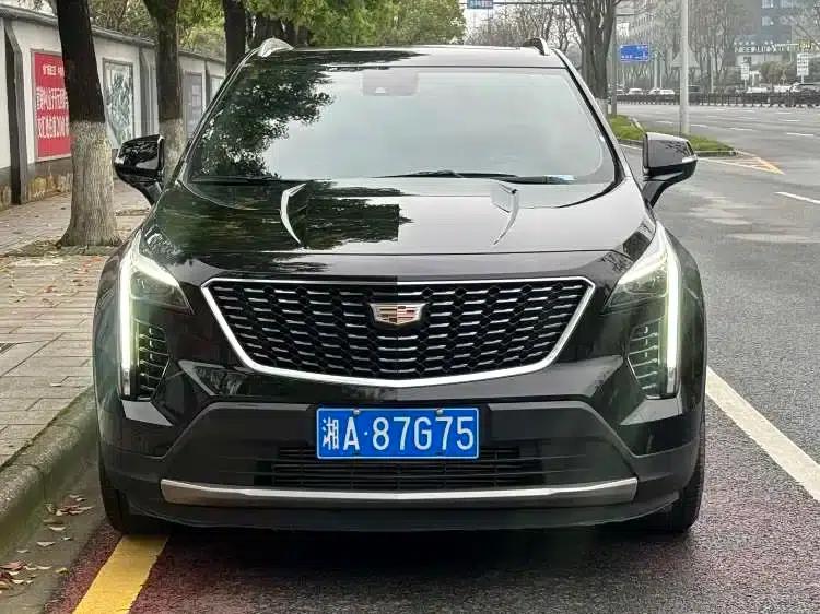 2023 Cadillac XT4 28T Two-Wheel Drive Luxury — миниатюра 3