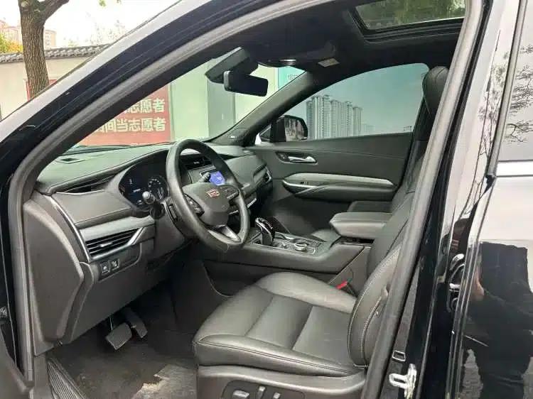 2023 Cadillac XT4 28T Two-Wheel Drive Luxury — миниатюра 8