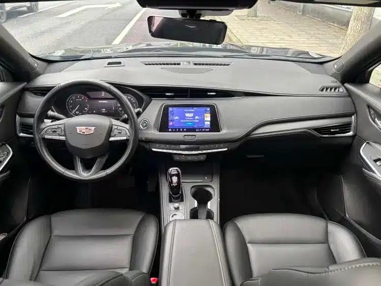 2023 Cadillac XT4 28T Two-Wheel Drive Luxury — миниатюра 10