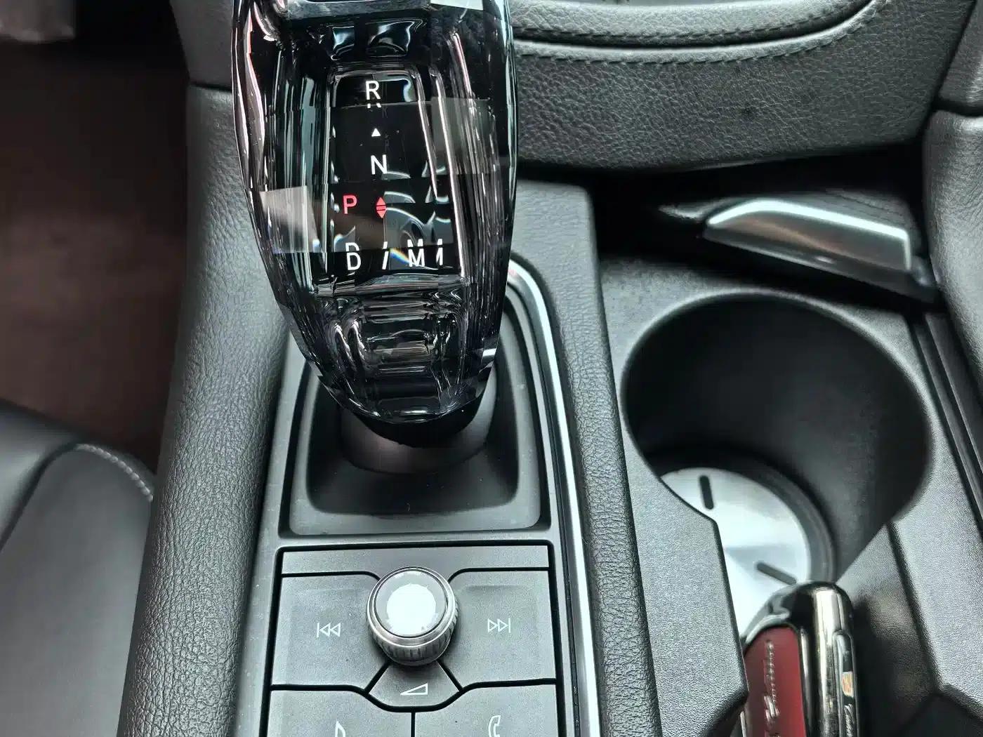 Cadillac XT6 2022 2.0T Six-Seat AWD Luxury Standard Edition — миниатюра 7