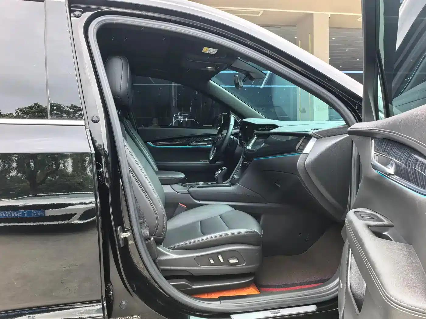 Cadillac XT6 2022 2.0T Six-Seat AWD Luxury Standard Edition — миниатюра 8