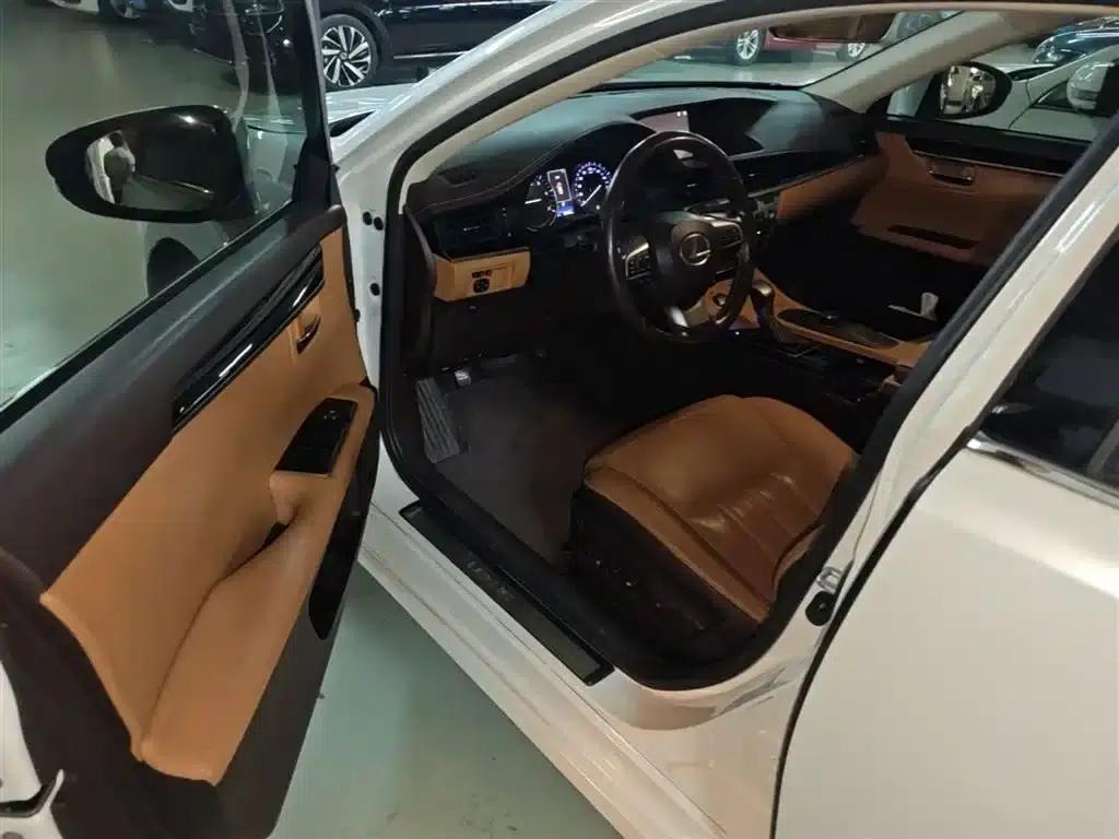 Lexus ES 2015 200 Elite Edition — миниатюра 14