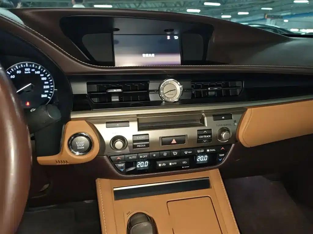 Lexus ES 2015 200 Elite Edition — миниатюра 6