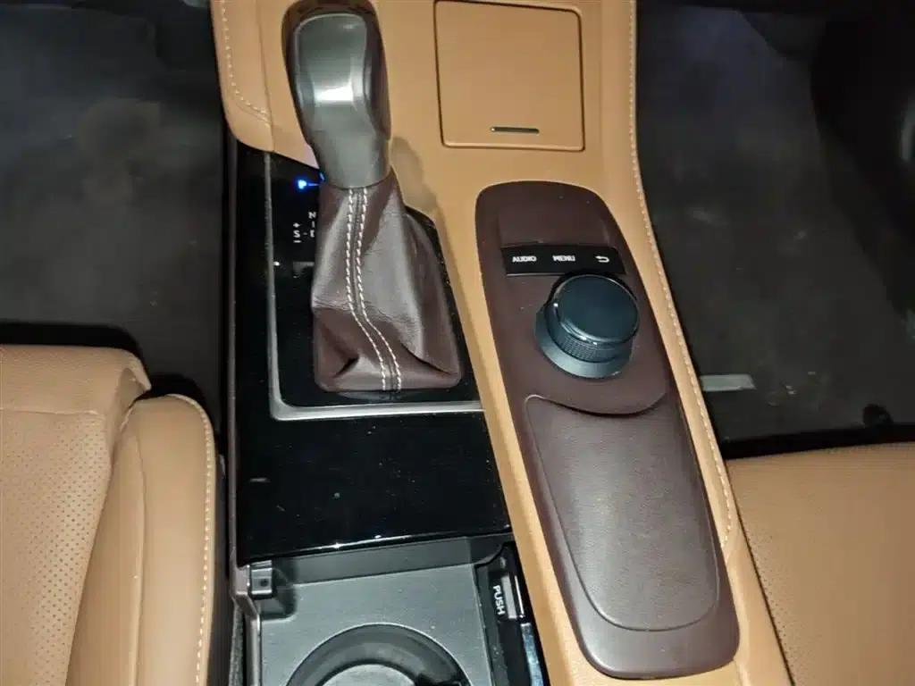 Lexus ES 2015 200 Elite Edition — миниатюра 7