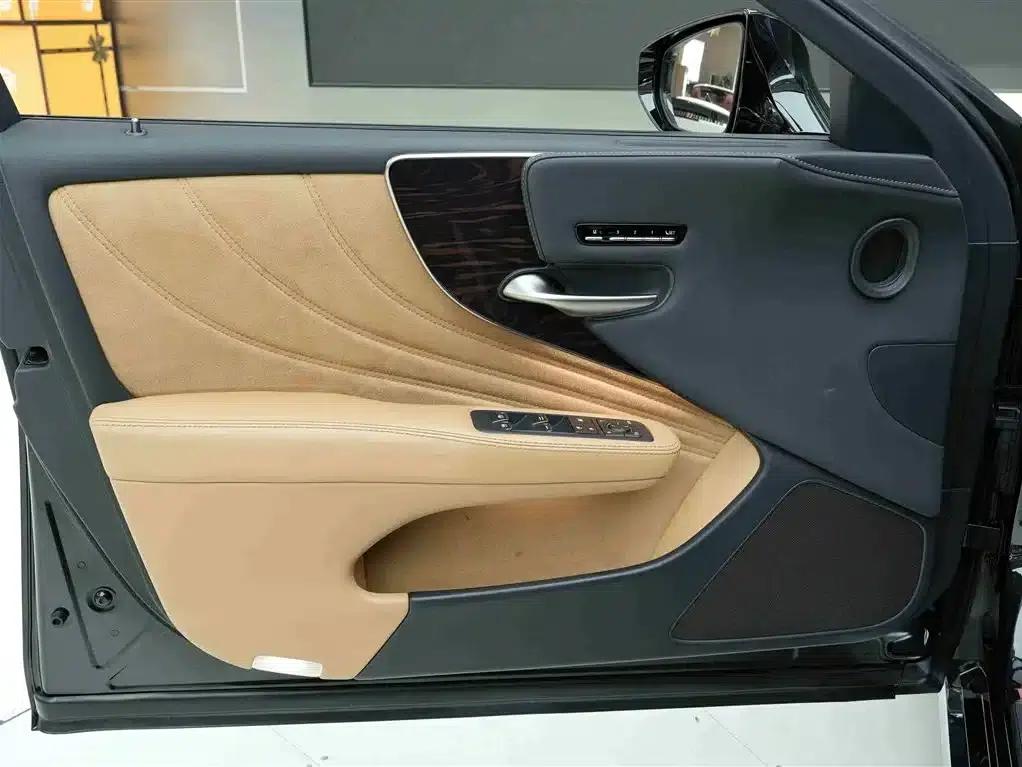 Lexus LS 2021 500h Luxury Edition — миниатюра 14