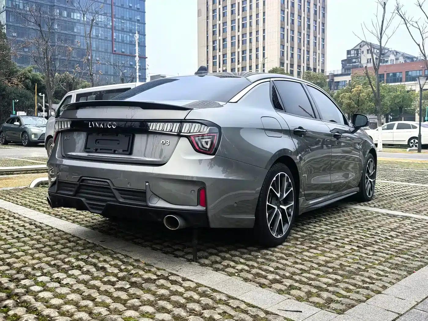 Lynk & Co 03 2020 1.5TD DCT Pro Edition — миниатюра 6