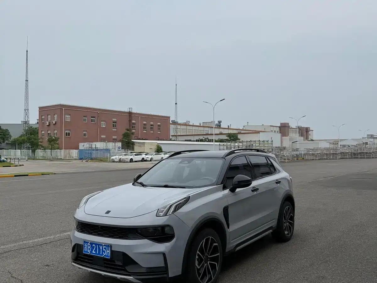 Lynk & Co 01 2023 1.5TD EM-F PM — миниатюра 1