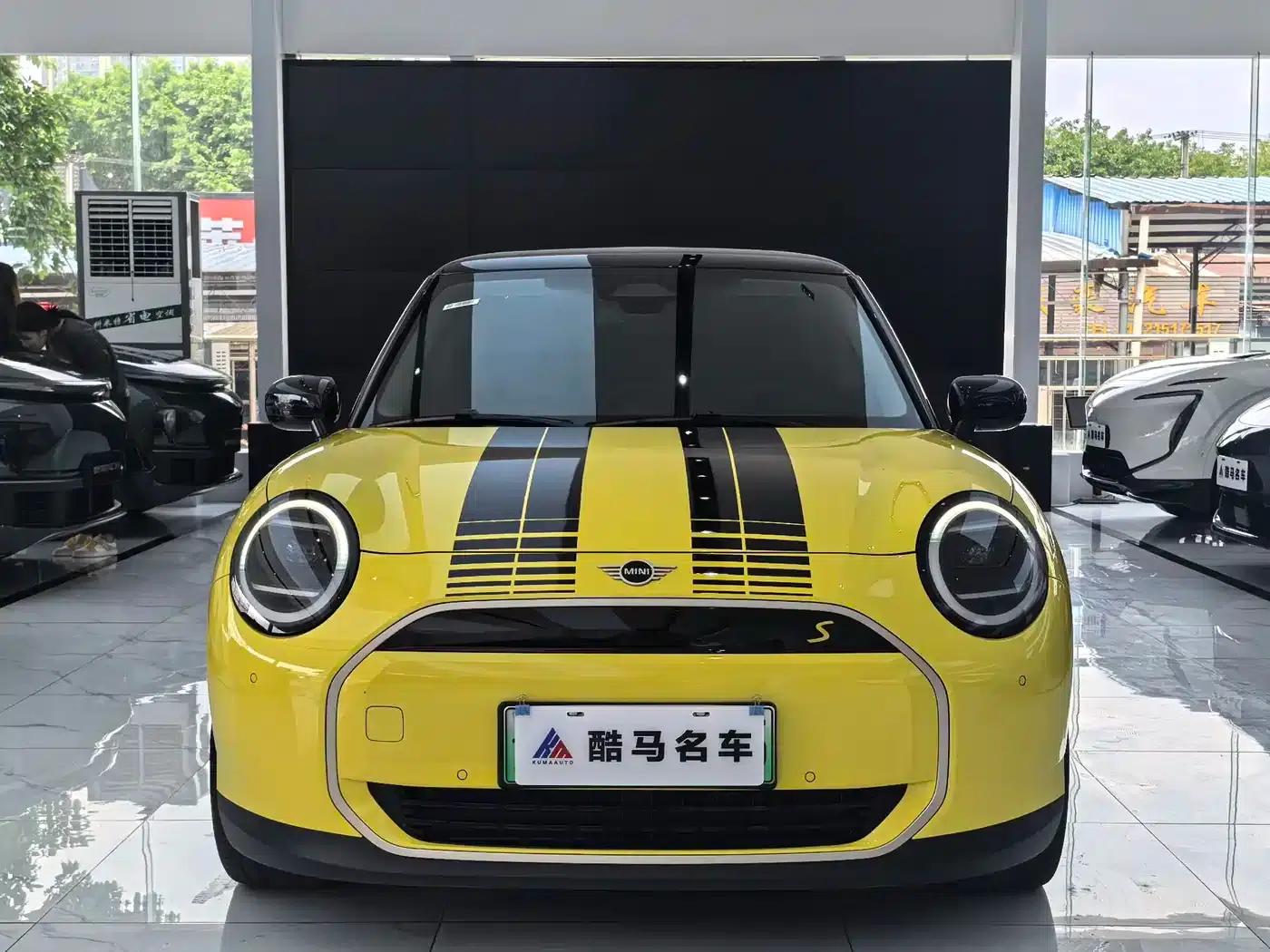 2024 Electric MINI Cooper SE (452km/h) - Artist — миниатюра 2