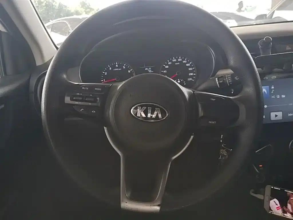 Kia K2 2017 Sedan 1.4L MT GLS — миниатюра 11