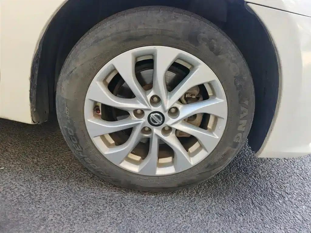 Nissan Sylphy 2016 1.6XL CVT Luxury Edition — миниатюра 23