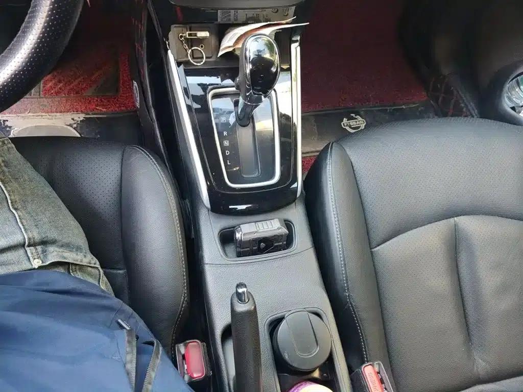 Nissan Sylphy 2016 1.6XL CVT Luxury Edition — миниатюра 7