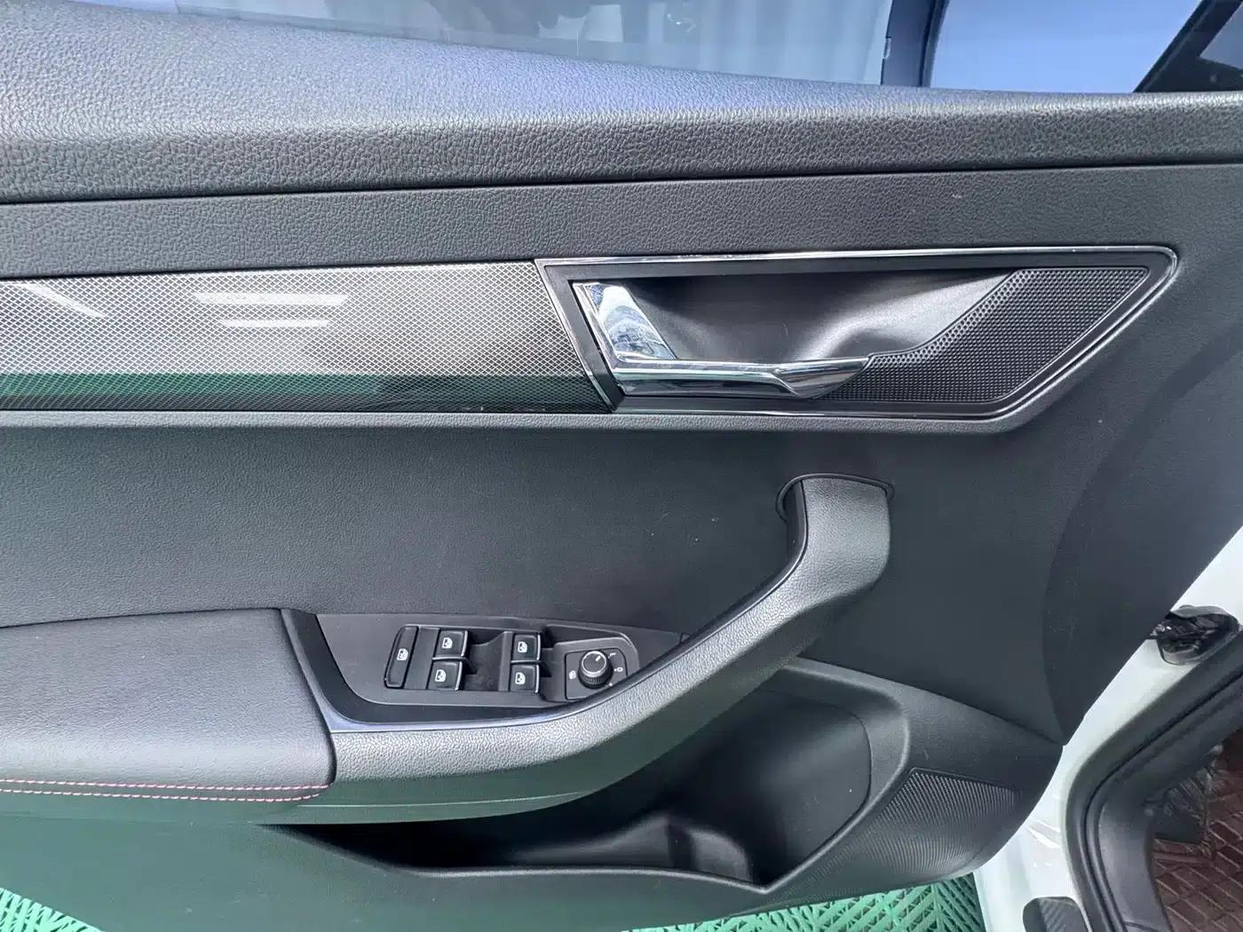 Karoq 2023 TSI280 Premium Edition — миниатюра 9