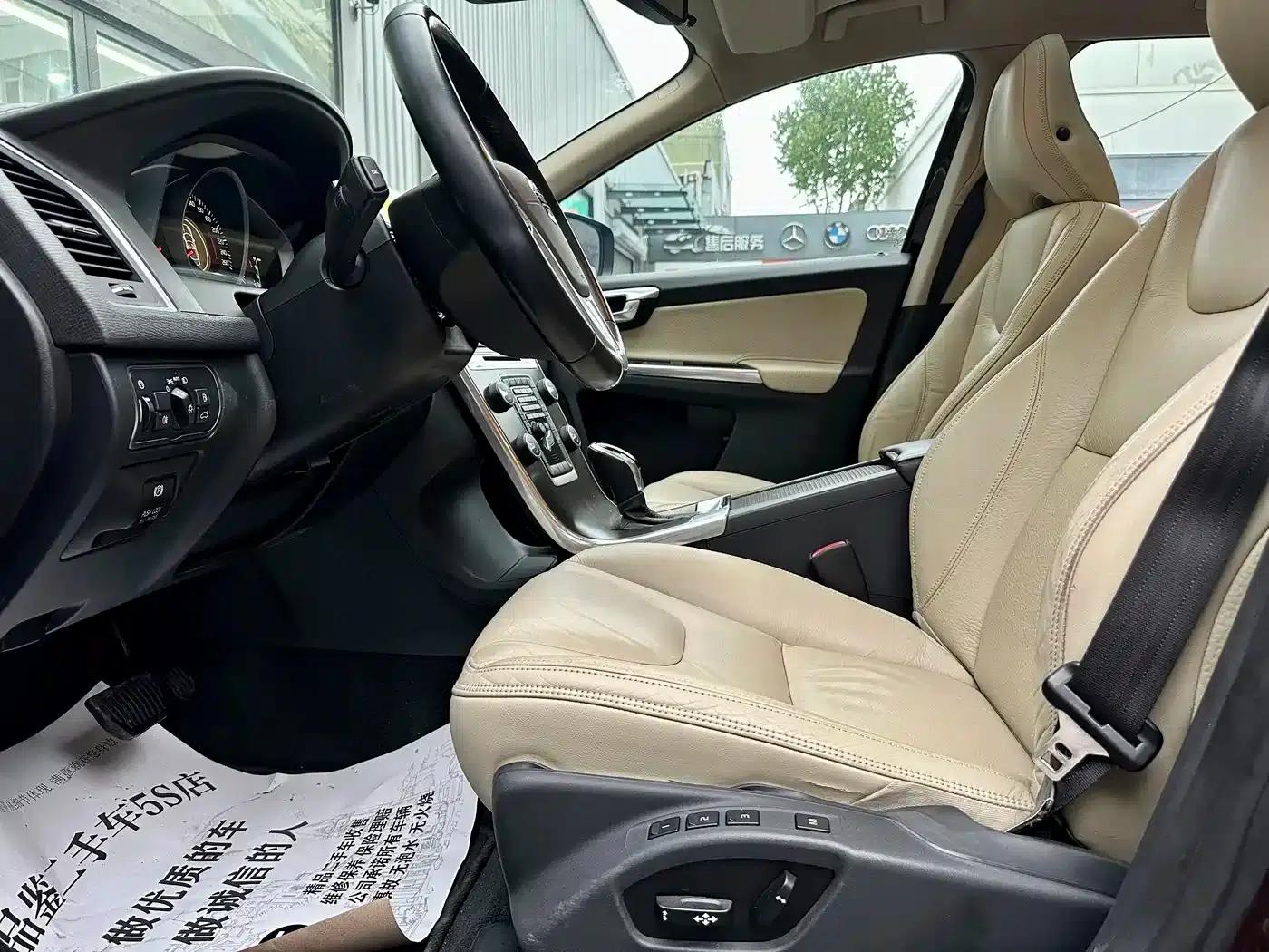 2014 Volvo XC60 Imported T5 Smart Edition — миниатюра 8