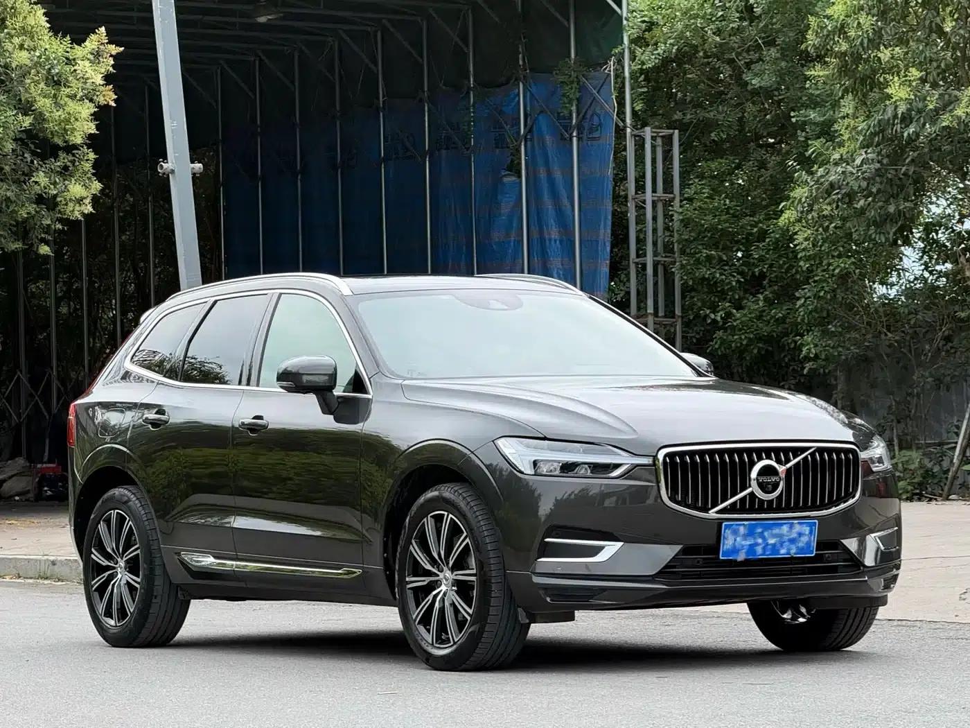 2021 Volvo XC60 T5 AWD Inscription Luxury Edition — миниатюра 3