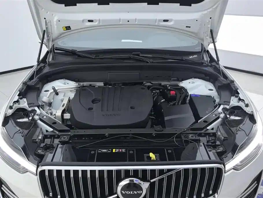 2025 Volvo XC60 B5 AWD Inscription Luxury Edition — миниатюра 10