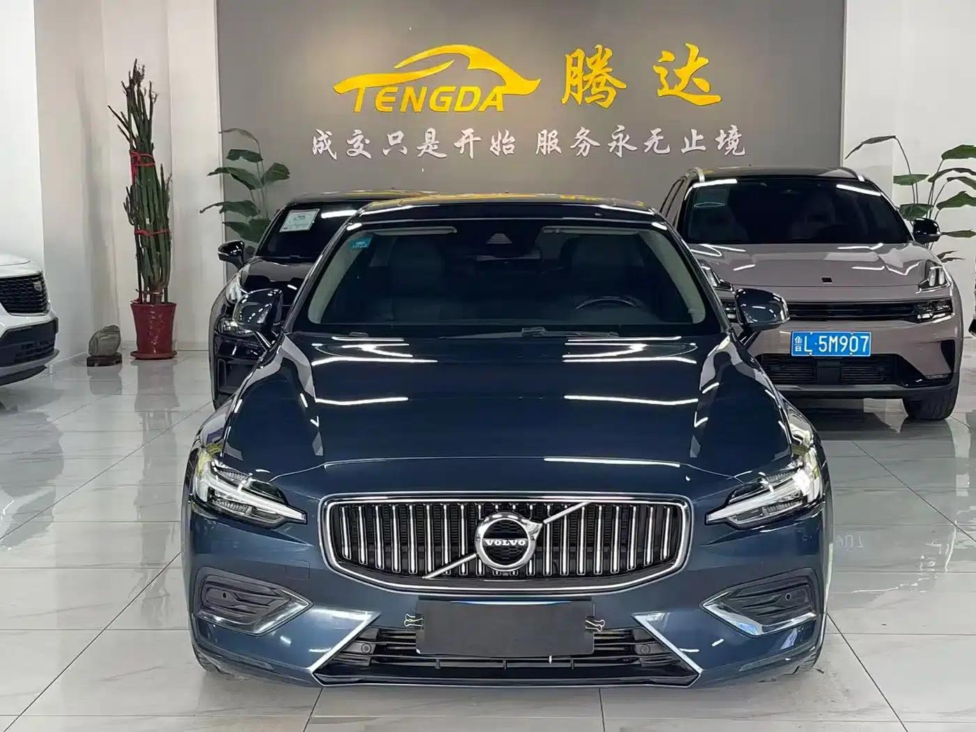 2020 Volvo S60 T4 Inscription Luxury Edition — миниатюра 2