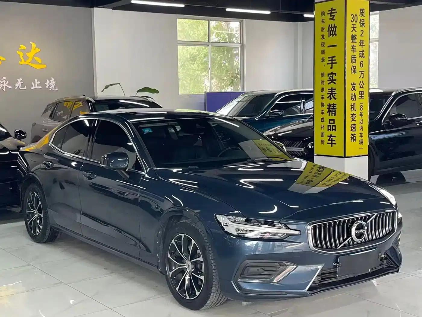 2020 Volvo S60 T4 Inscription Luxury Edition — миниатюра 3