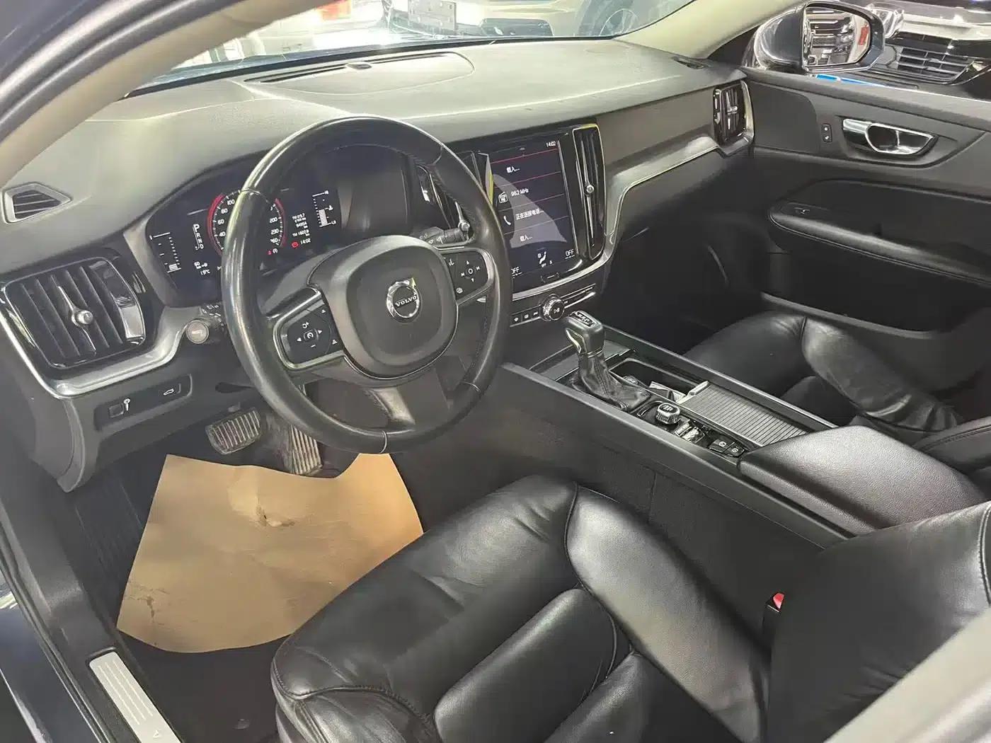 2020 Volvo S60 T4 Inscription Luxury Edition — миниатюра 7