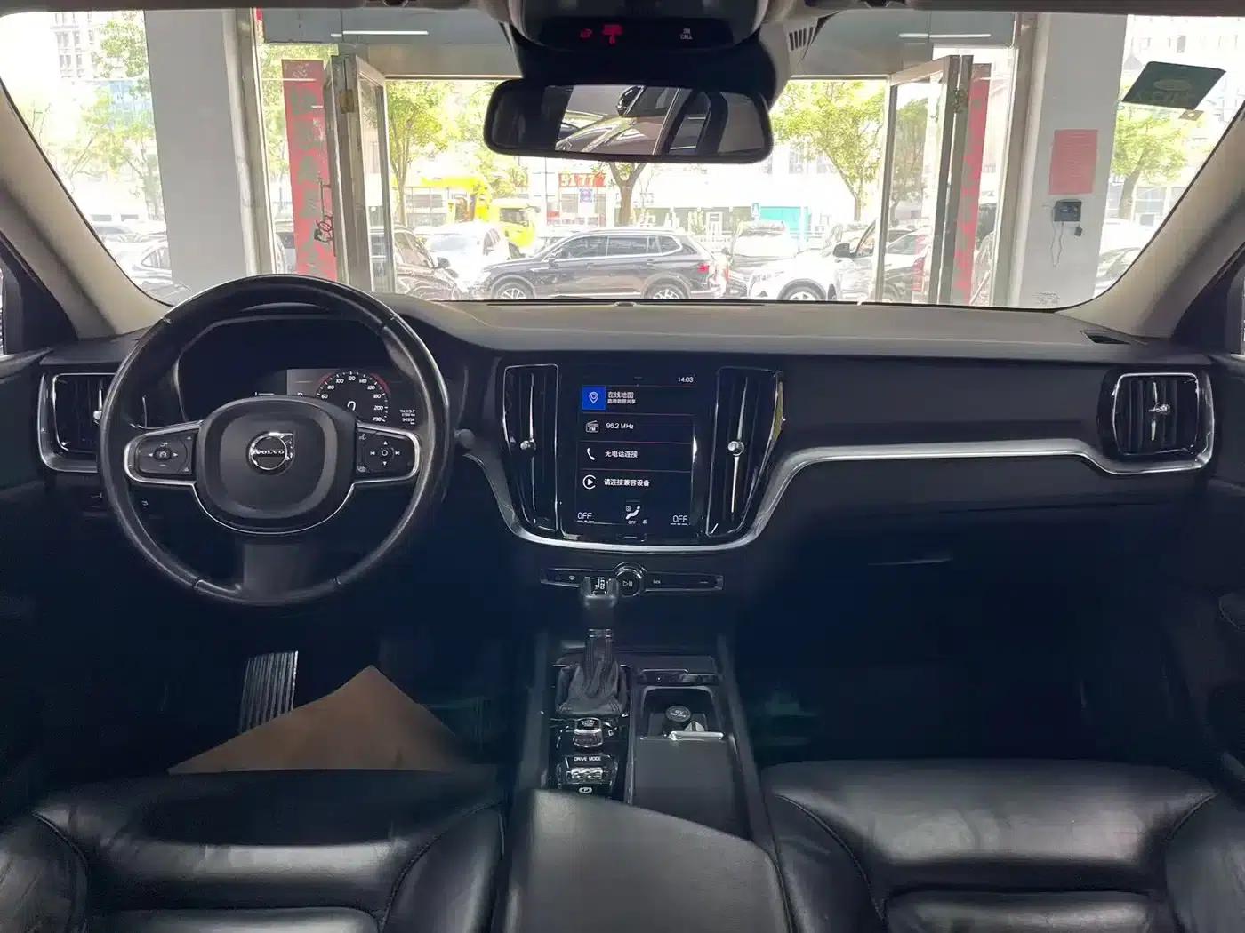 2020 Volvo S60 T4 Inscription Luxury Edition — миниатюра 9