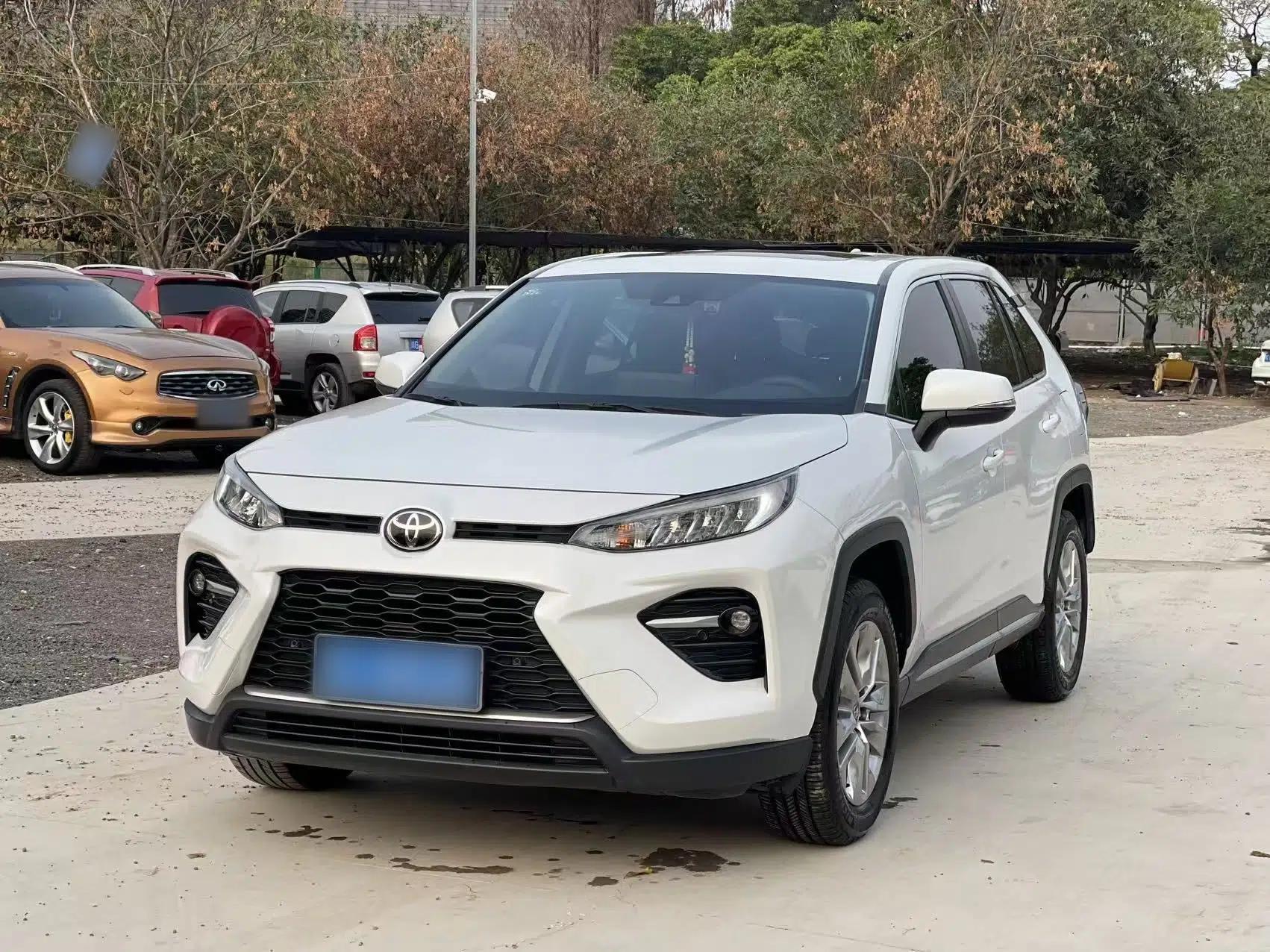 Used Toyota Wildlander 2021 2.0L CVT Two-Wheel Drive Luxury Edition — миниатюра 1