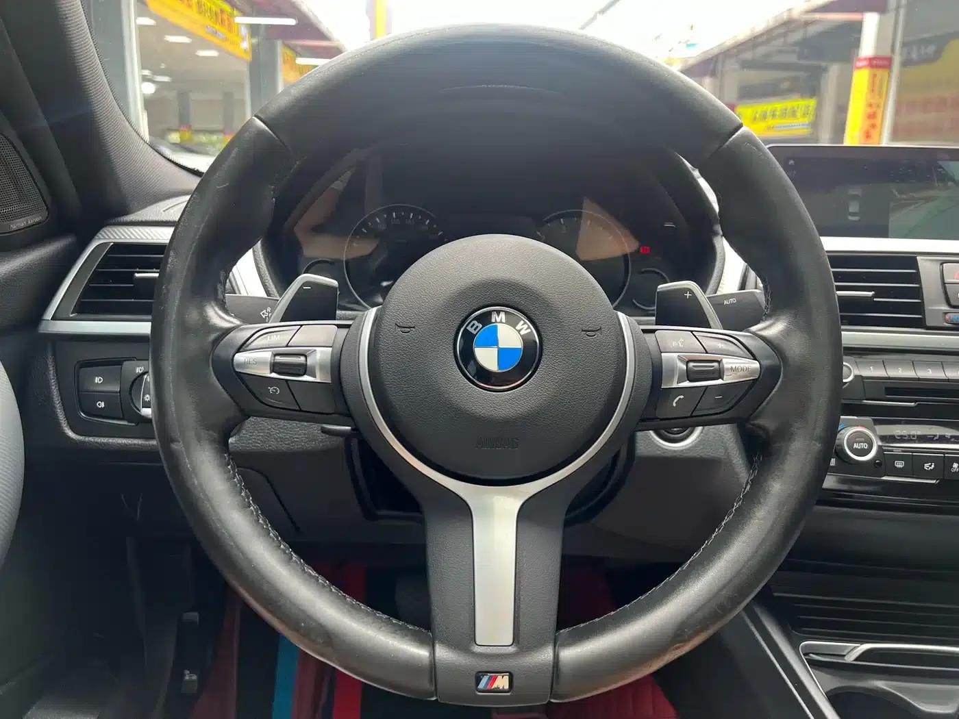 2019 BMW 3 Series 320i M Sport Shadow Edition — миниатюра 14