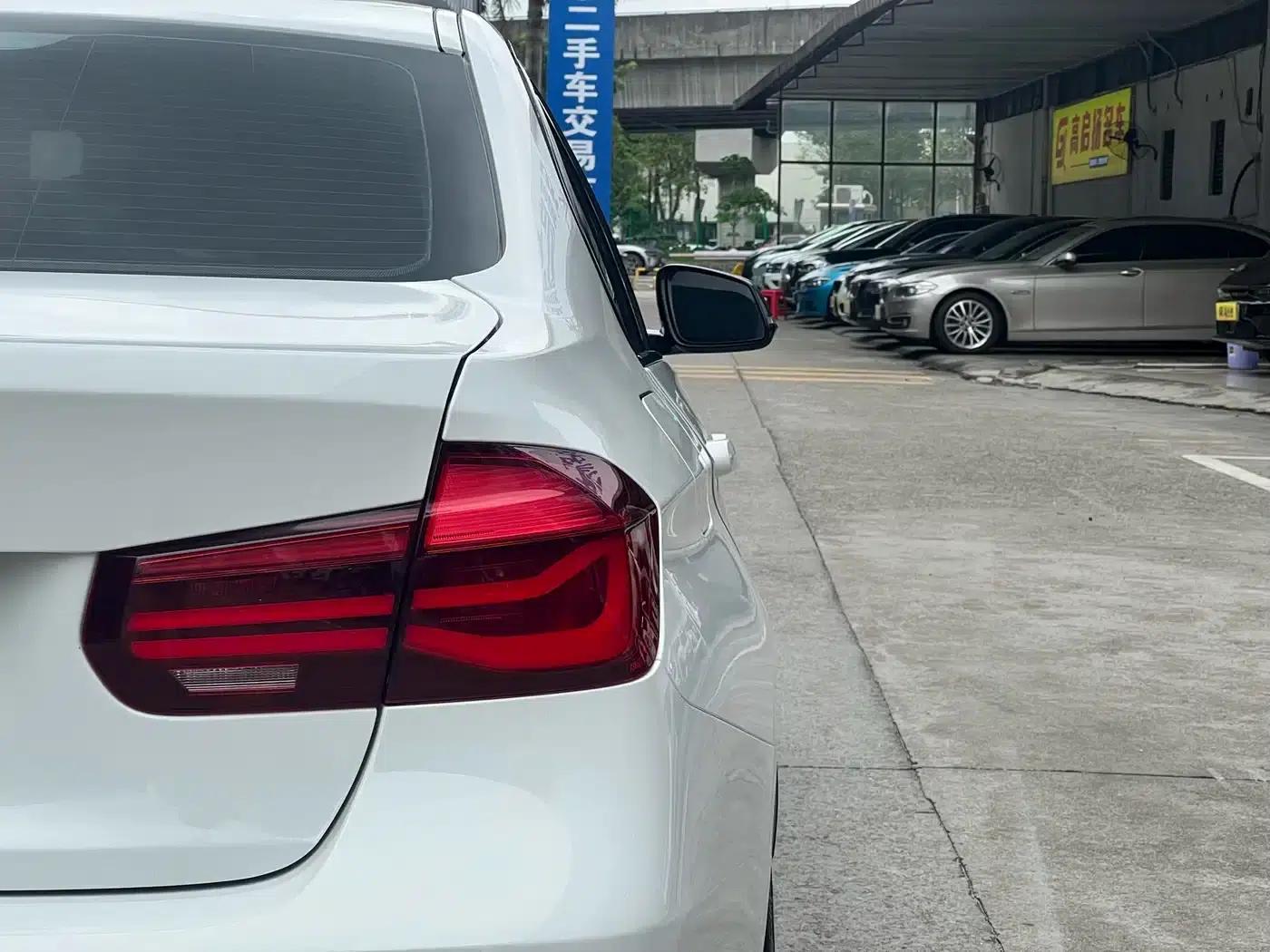 2019 BMW 3 Series 320i M Sport Shadow Edition — миниатюра 17