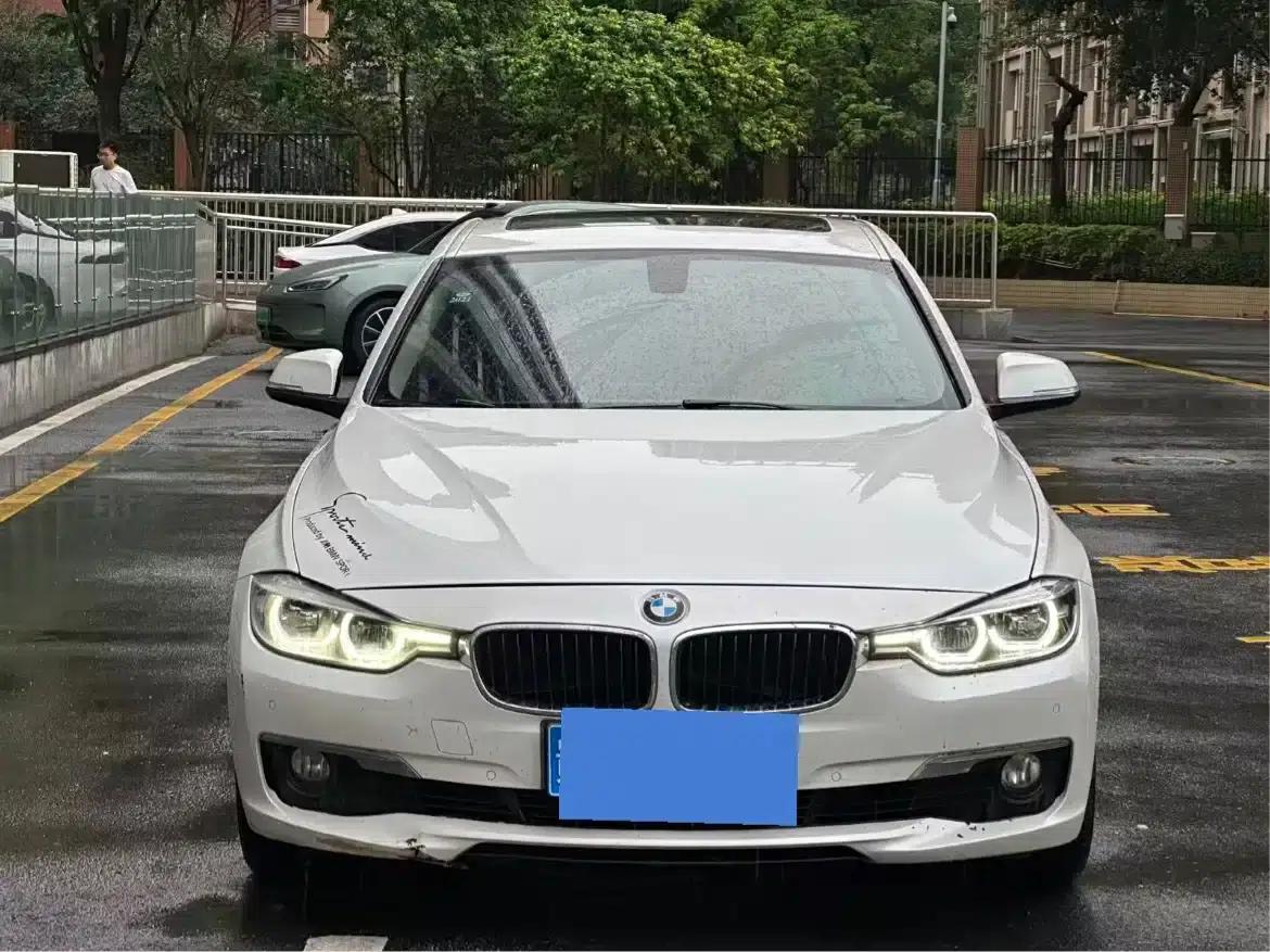 2017 BMW 3 Series 320Li Fashion Edition — миниатюра 1