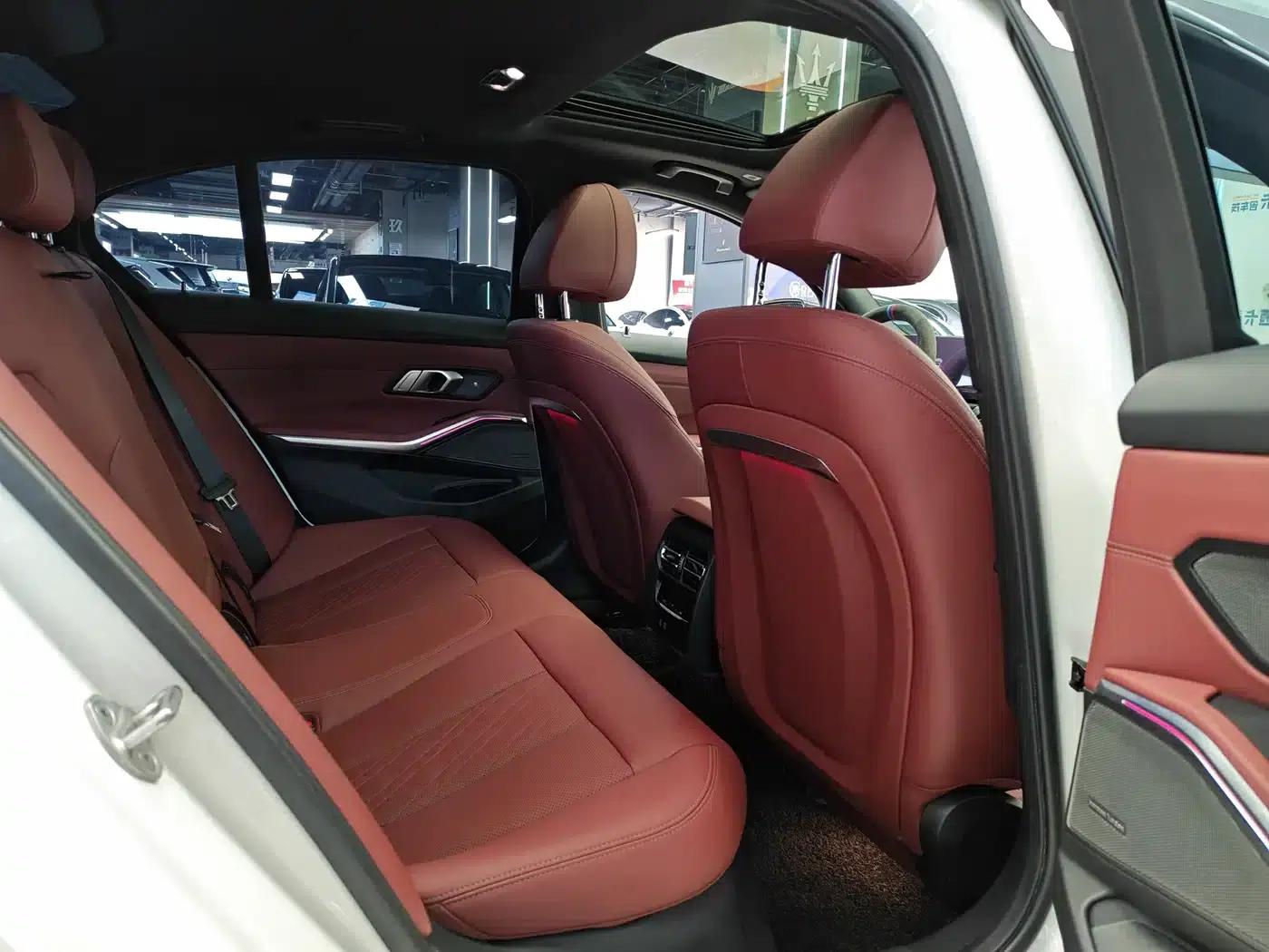 2024 BMW 3 Series 325i M Sport Shadow Edition — миниатюра 11