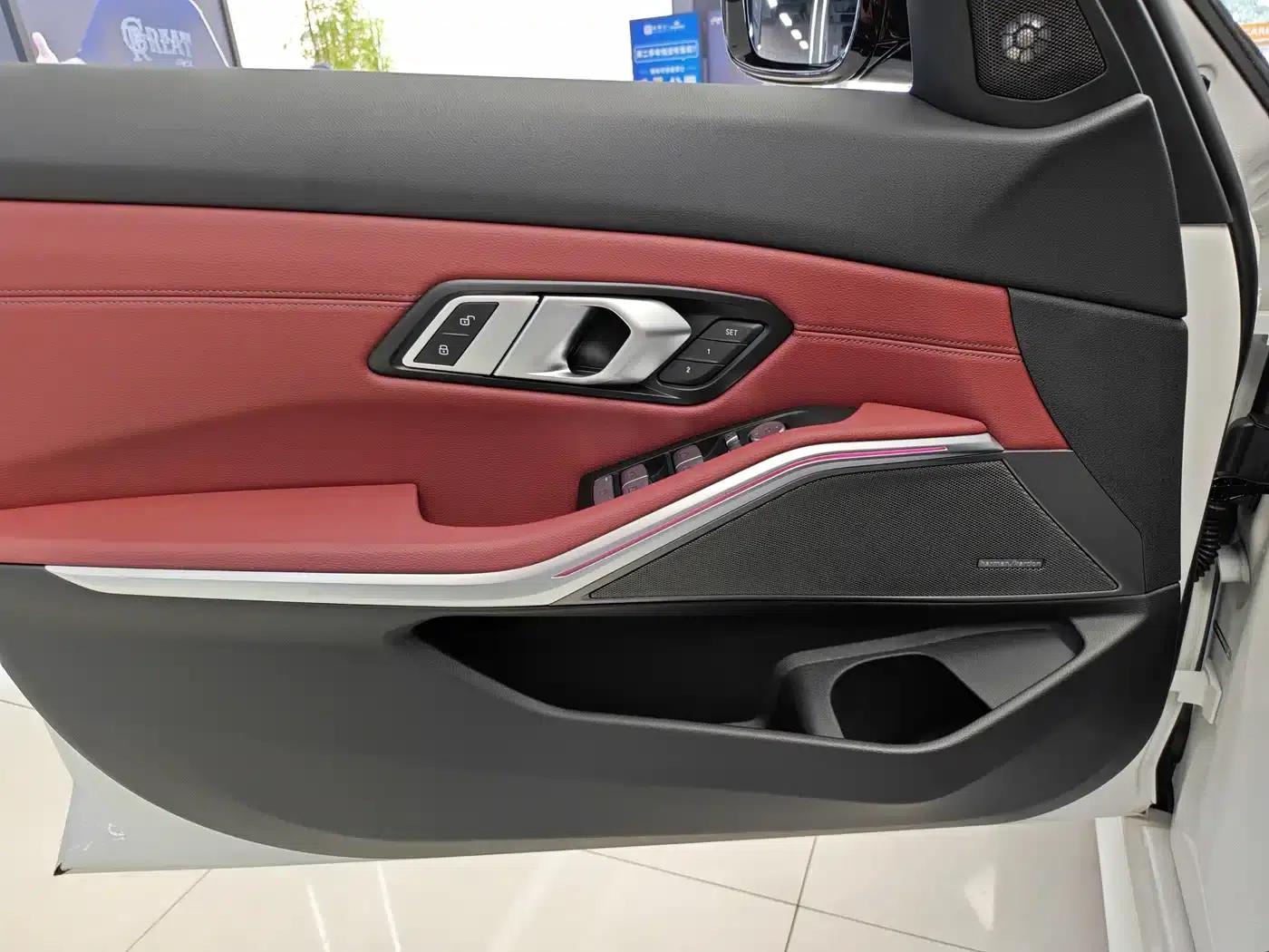 2024 BMW 3 Series 325i M Sport Shadow Edition — миниатюра 8